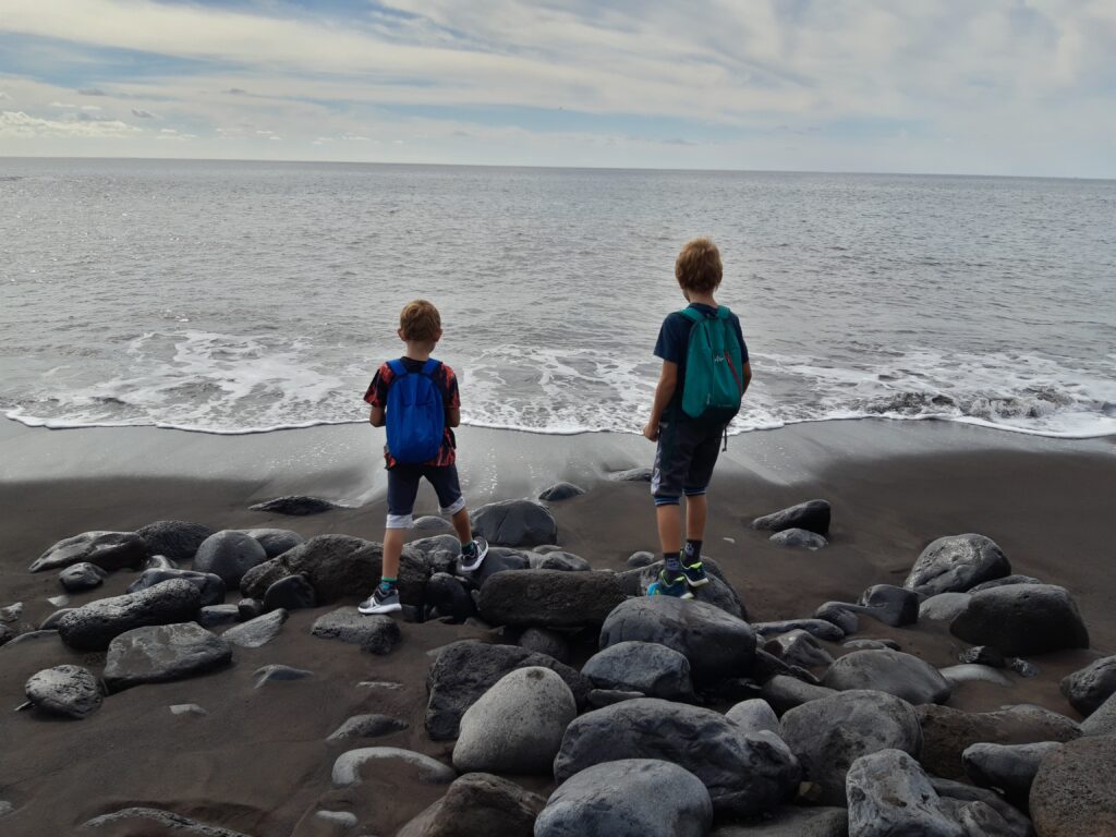 Co navštívit ve Funchalu? Pláž Praia Formosa Funchal Madeira